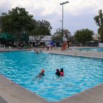 Niños jugando en espacios recreativos de León en Semana Santa 2026