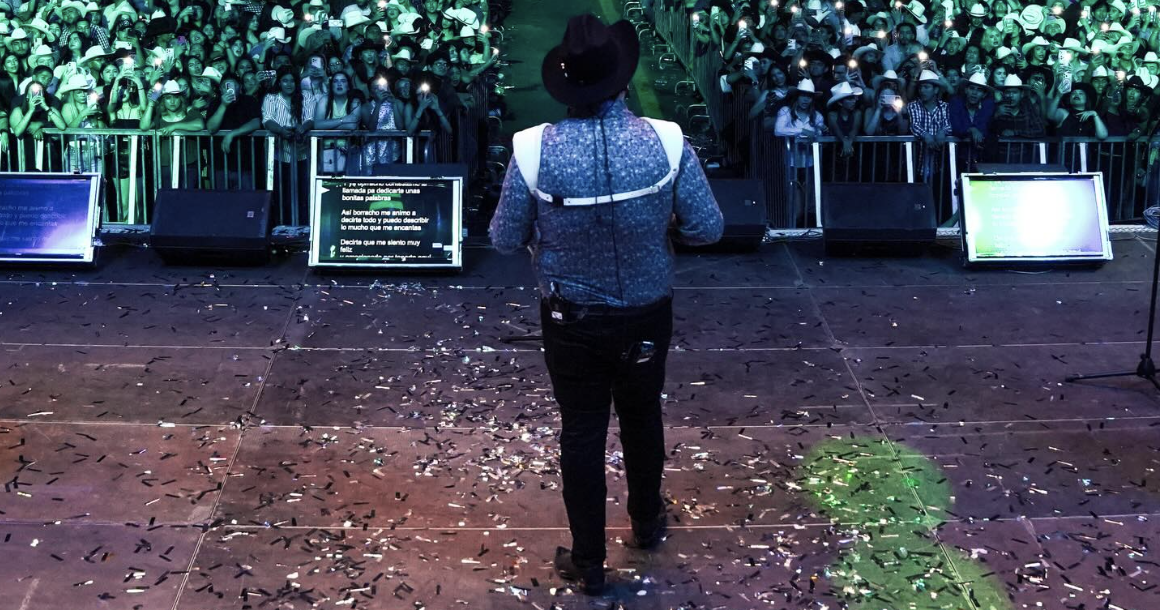 Concierto regional mexicano en el Palenque de León