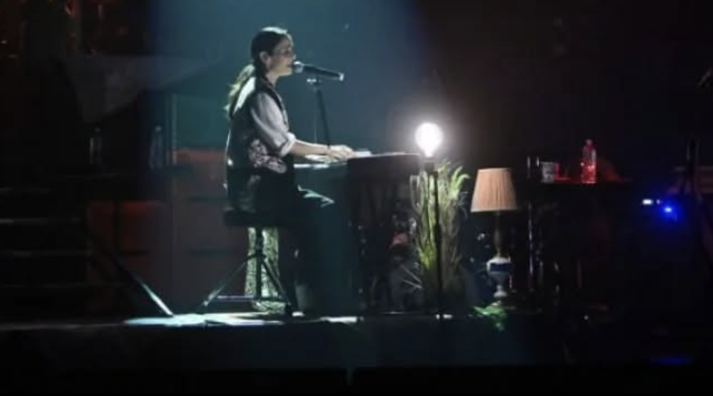 Presentación de Julieta Venegas en el Teatro Manuel Doblado.